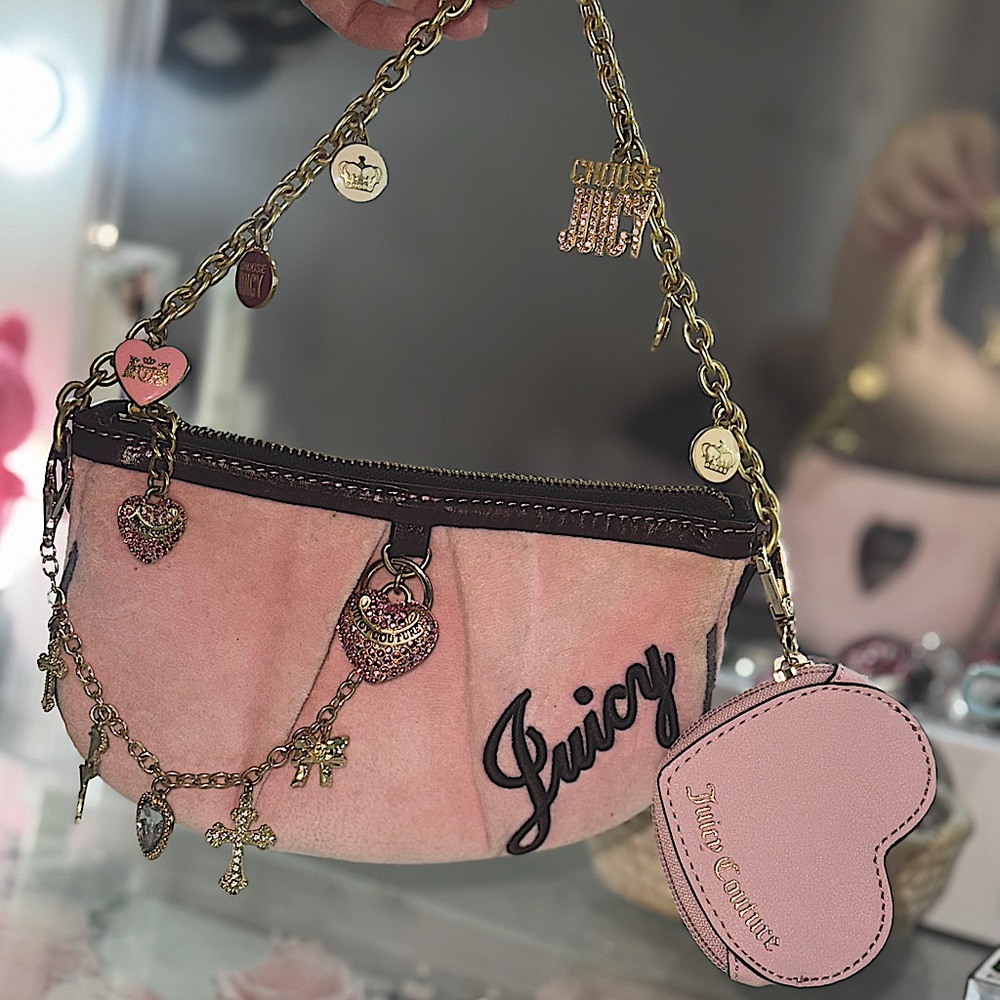 Best vintage pink juicy couture purse in my opinion with additional iteams